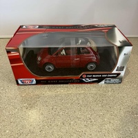 Motormax Fiat Nuova 500 Cabrio 1:18 Diecast Model Car