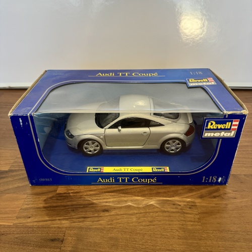 Revell Audi TT Coupe Silver 1:18 Diecast Model Car