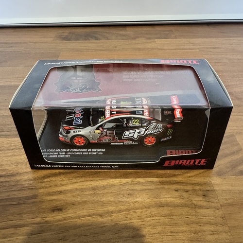 Biante Holden VF Commodore 2015 Sydney 500 James Courtney 1:43